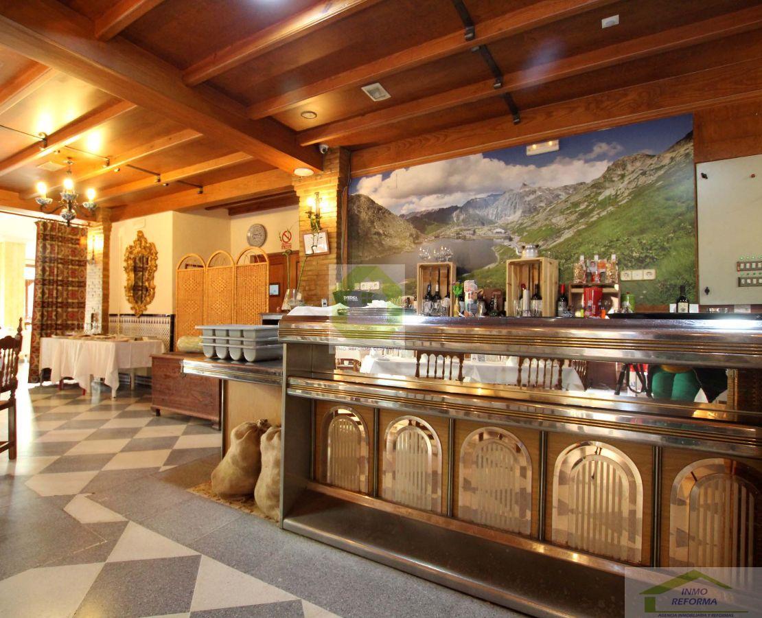 For sale of commercial in Quéntar