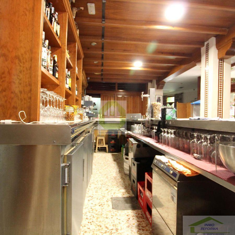 For sale of commercial in Quéntar