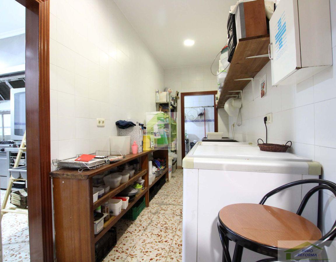 For sale of commercial in Quéntar