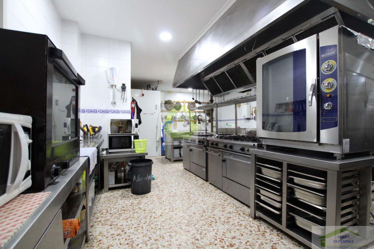 For sale of commercial in Quéntar