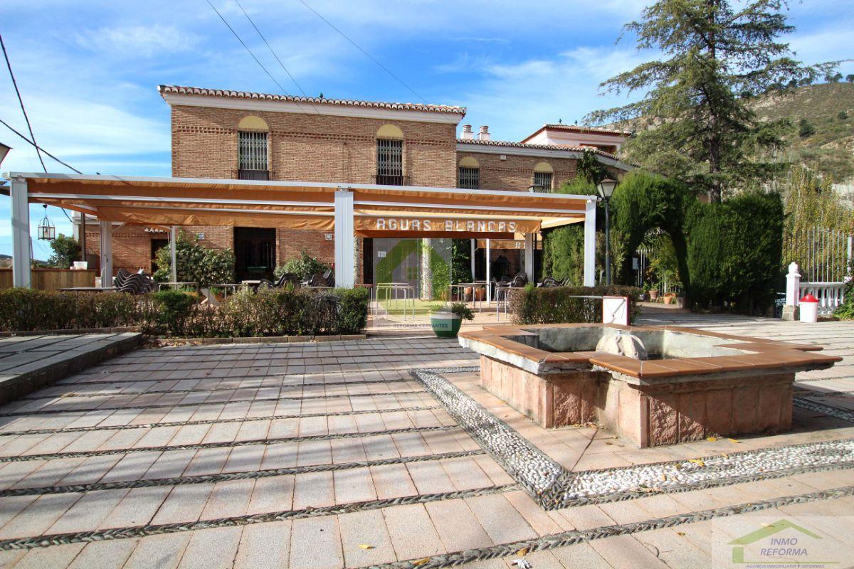 For sale of commercial in Quéntar