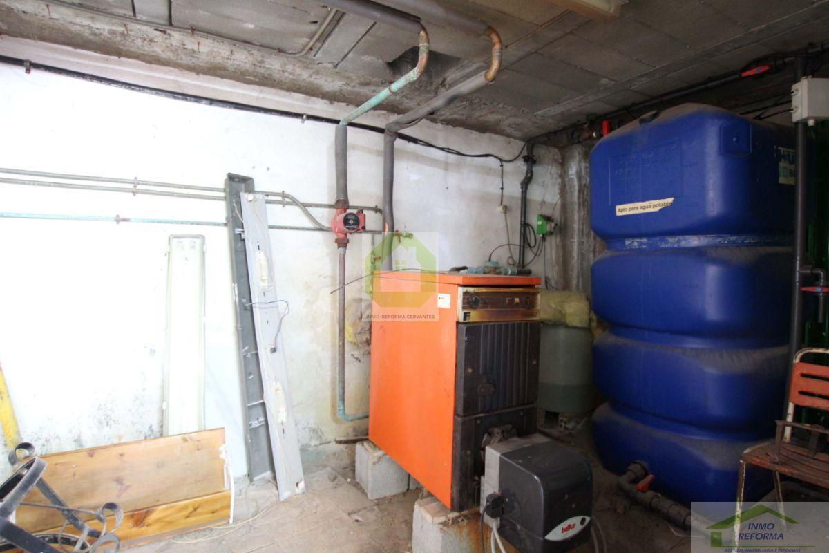 For sale of commercial in Quéntar