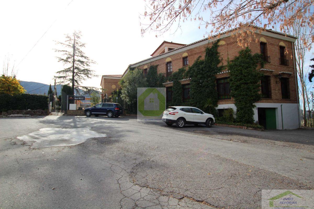 For sale of commercial in Quéntar
