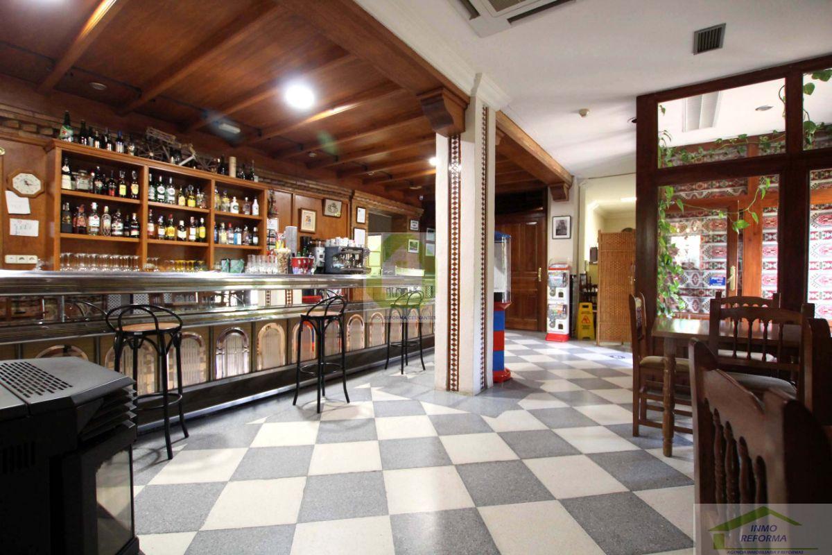 For sale of commercial in Quéntar