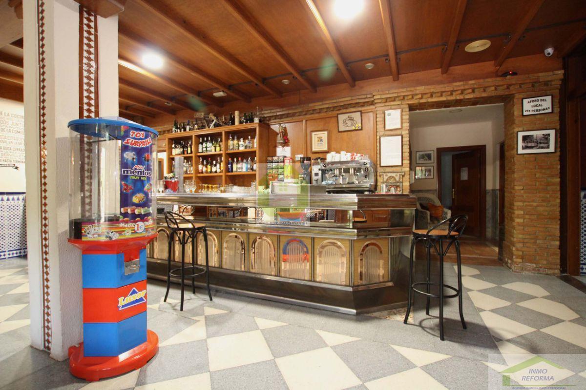 For sale of commercial in Quéntar