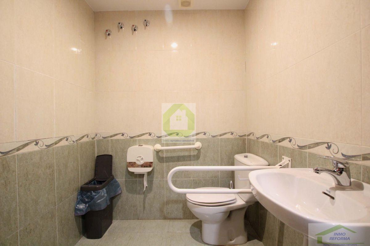 For sale of commercial in Quéntar
