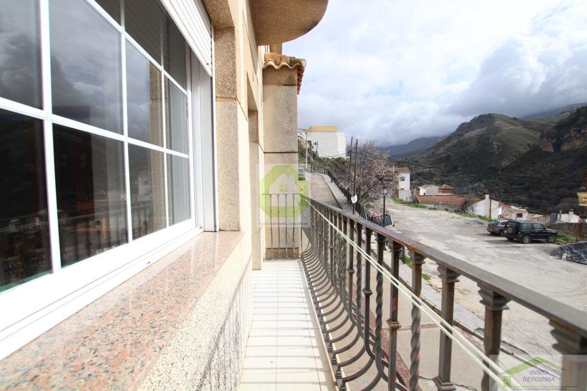 For sale of house in Quéntar