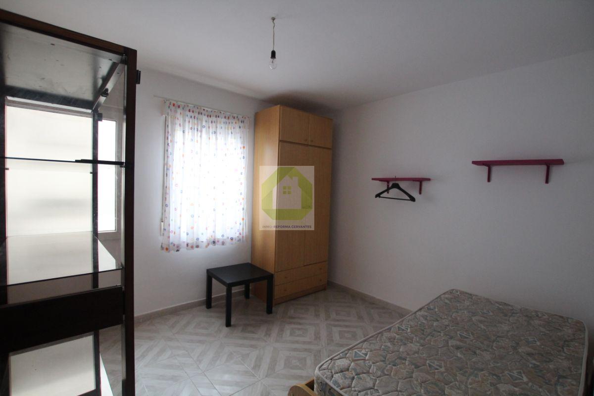 For sale of penthouse in Granada