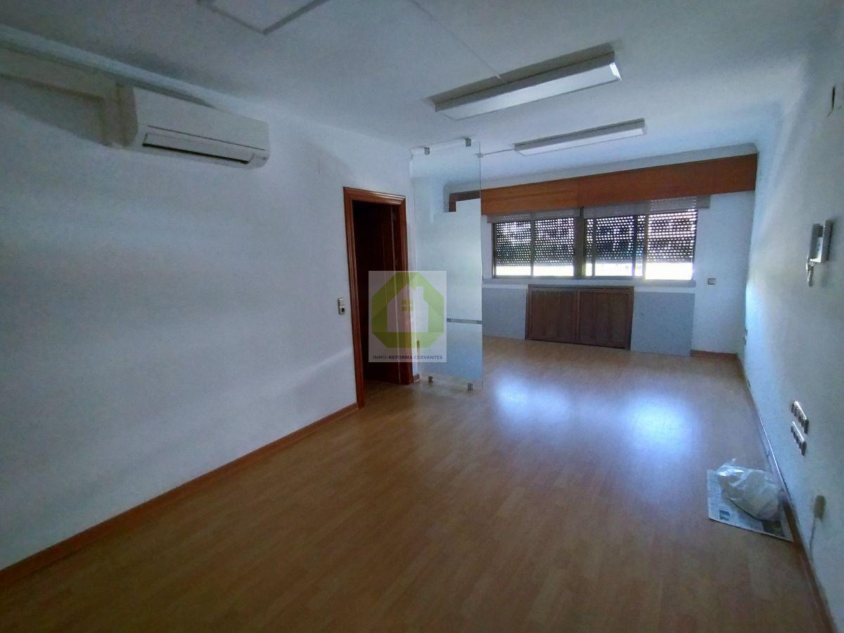 For rent of office in Granada