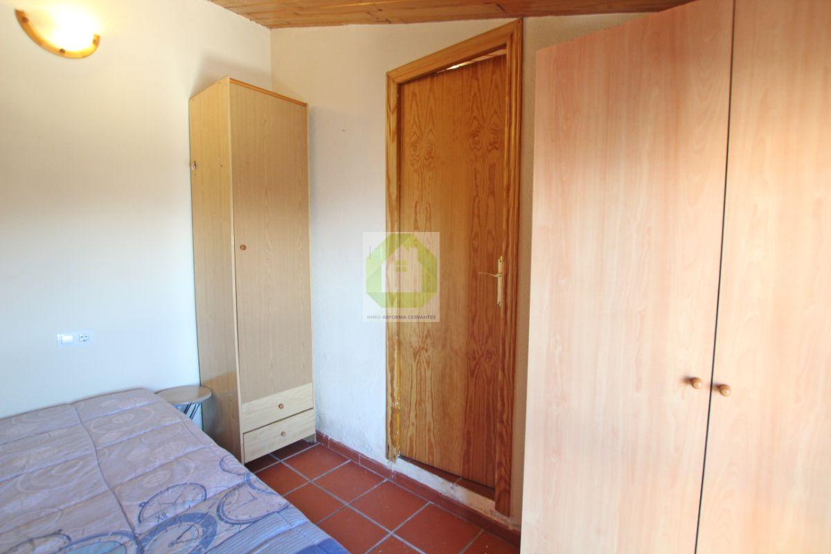 For sale of house in Granada
