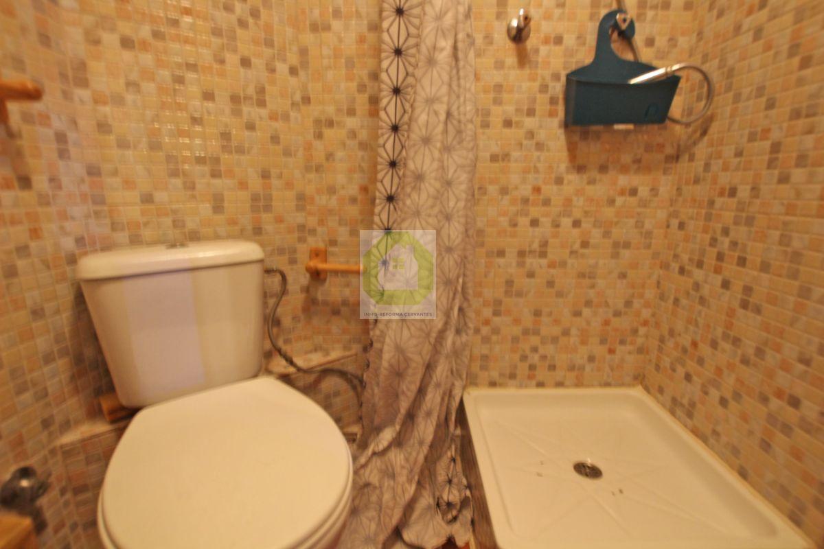 For sale of house in Granada