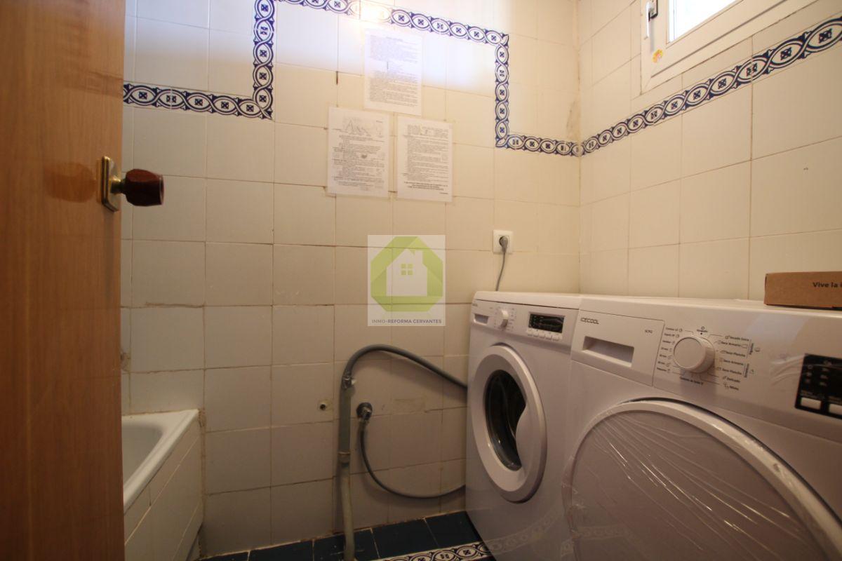 For sale of house in Granada
