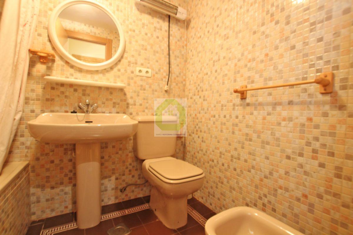 For sale of house in Granada