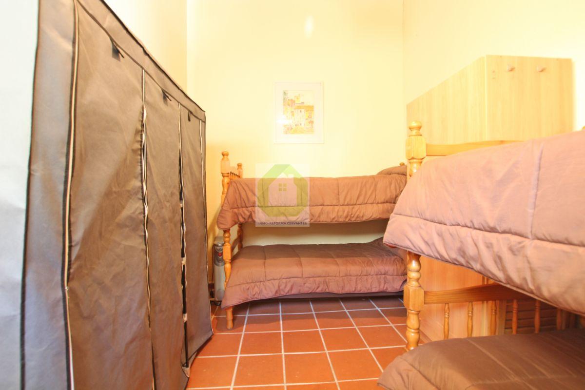 For sale of house in Granada