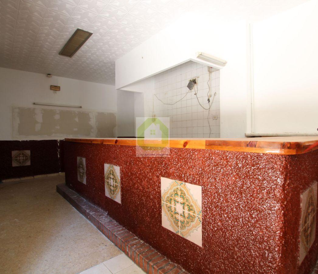 For sale of commercial in Granada