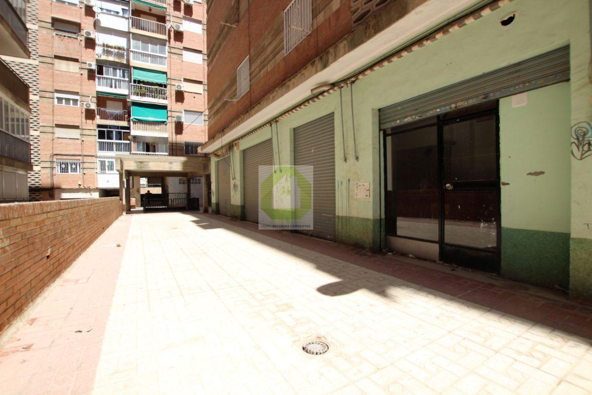 For sale of commercial in Granada