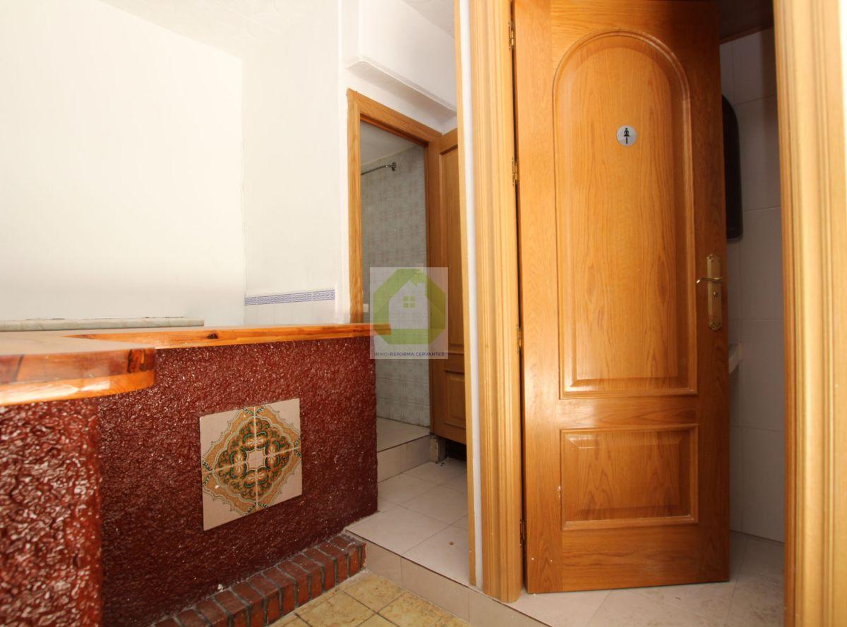 For sale of commercial in Granada