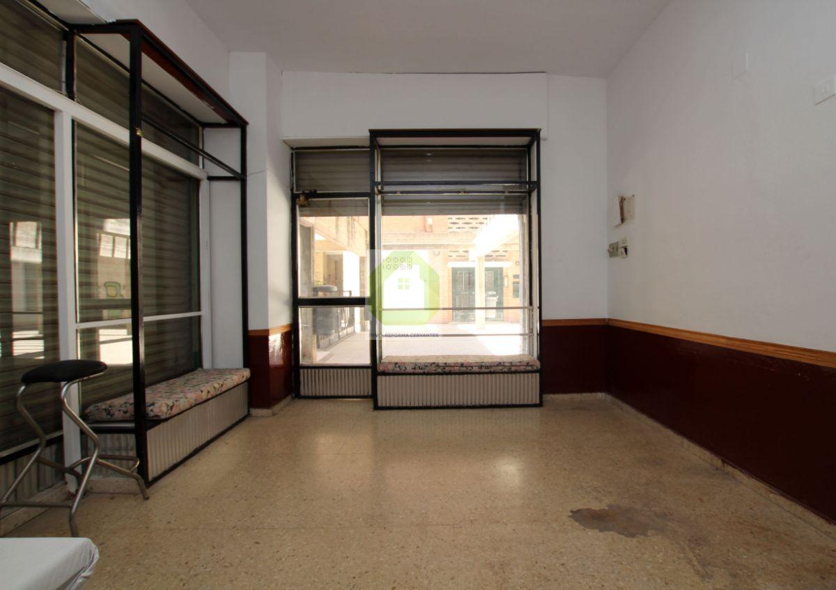 For sale of commercial in Granada