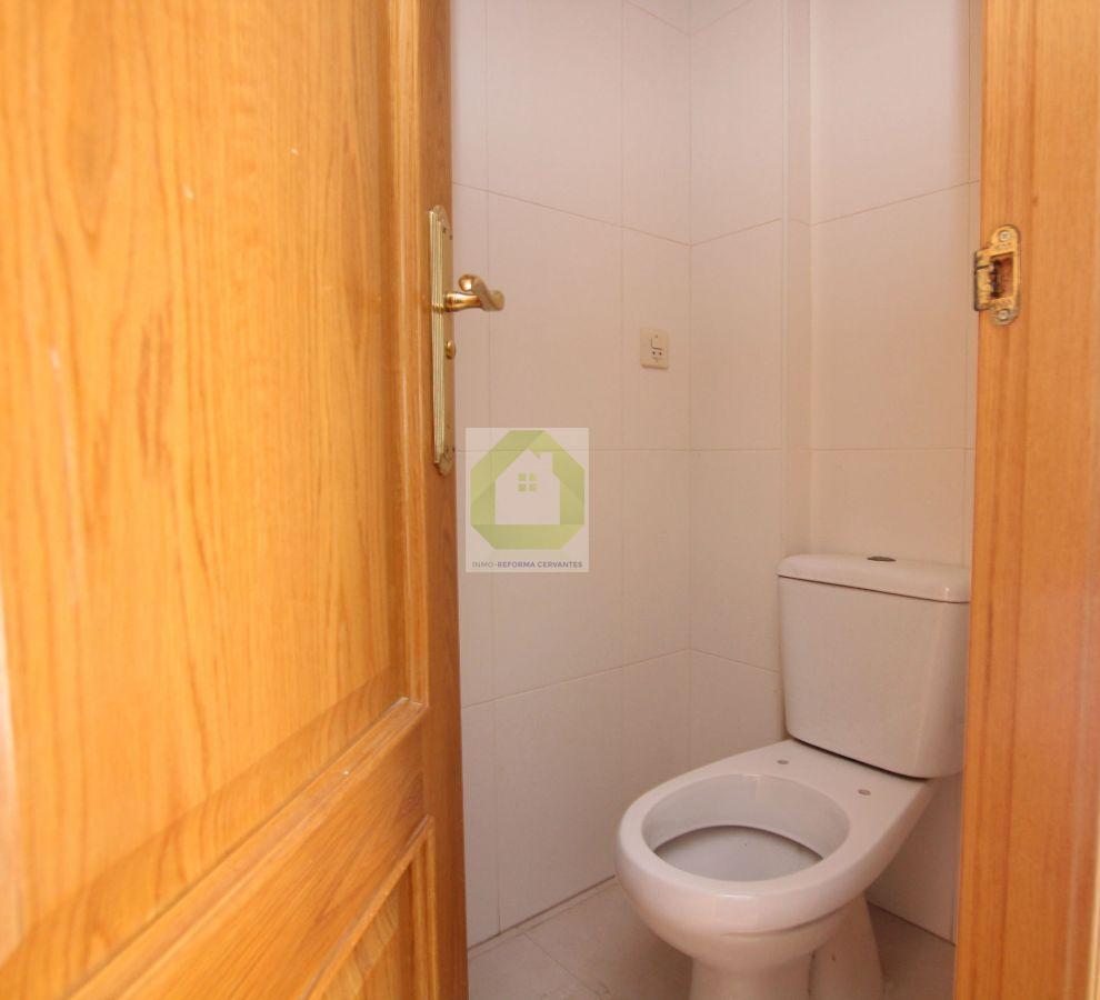 For sale of commercial in Granada