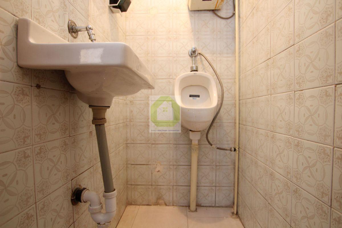 For sale of commercial in Granada