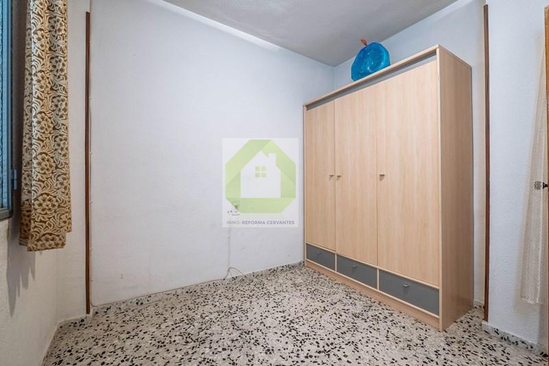 For sale of flat in Granada
