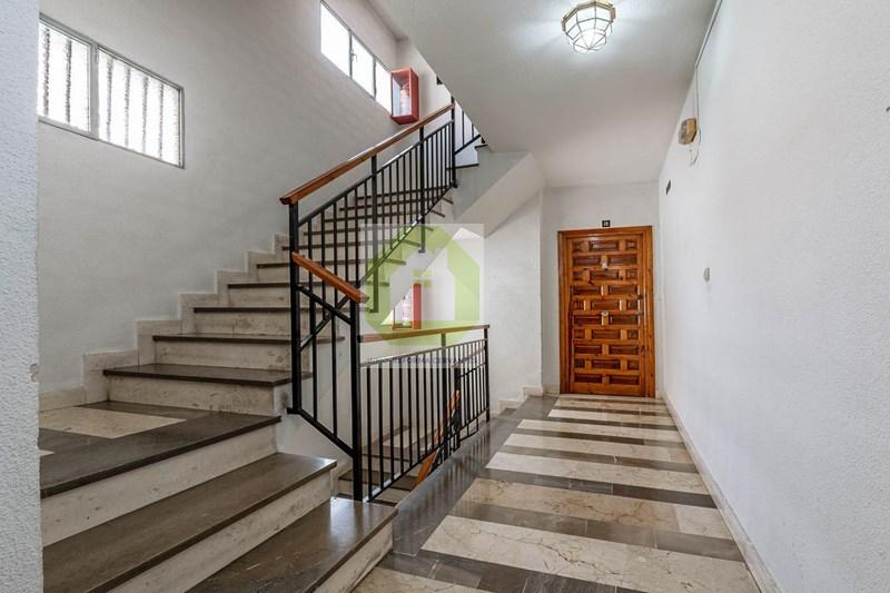 For sale of flat in Granada