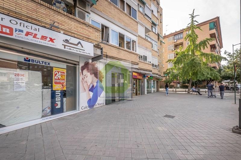 For sale of flat in Granada
