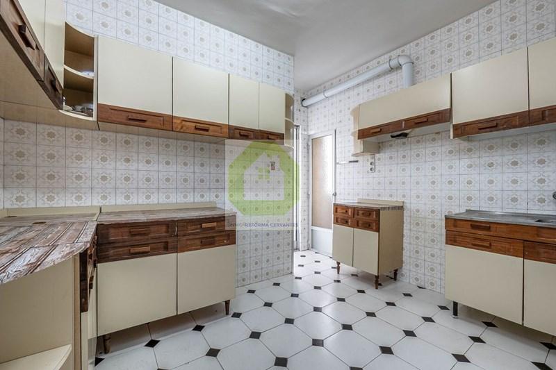 For sale of flat in Granada