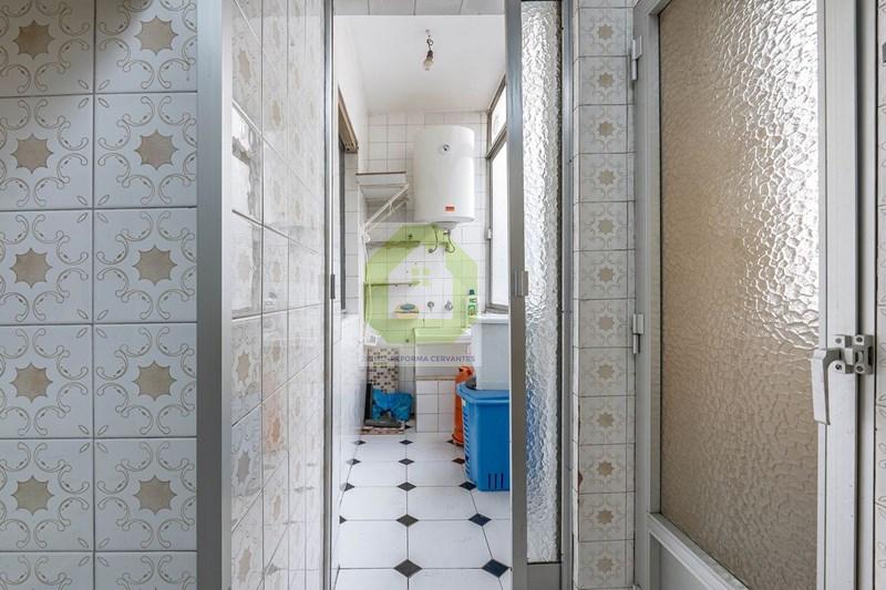 For sale of flat in Granada