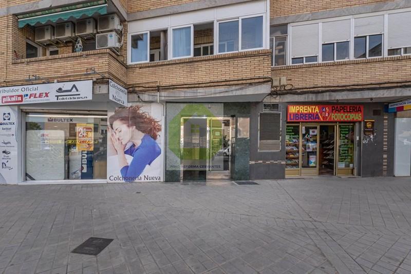 For sale of flat in Granada