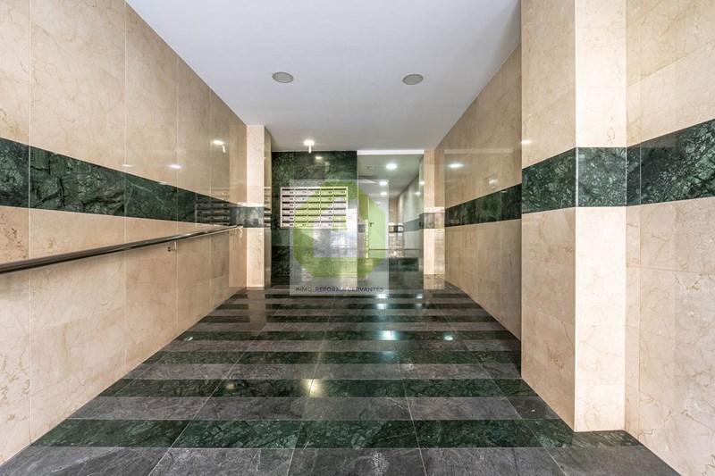 For sale of flat in Granada