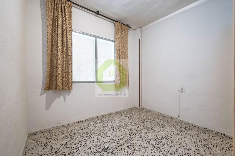 For sale of flat in Granada