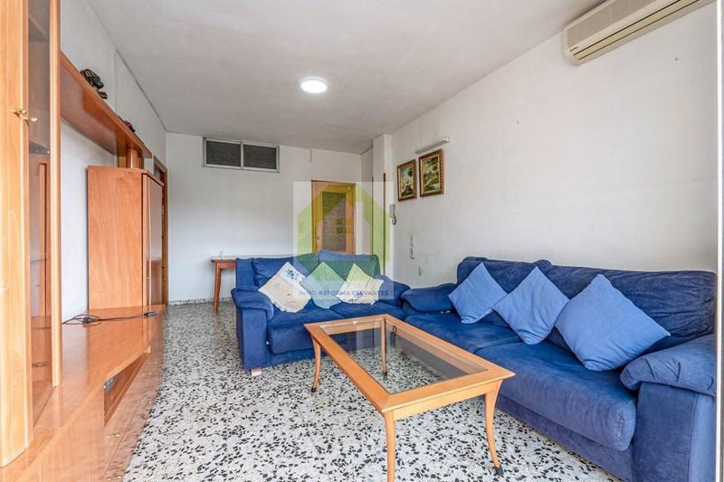 For sale of flat in Granada