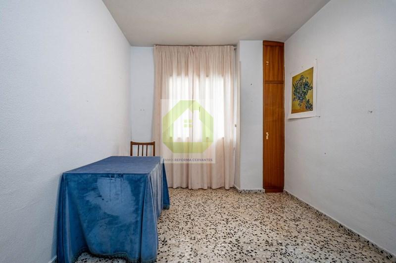 For sale of flat in Granada