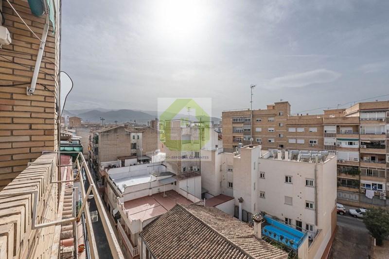 For sale of flat in Granada
