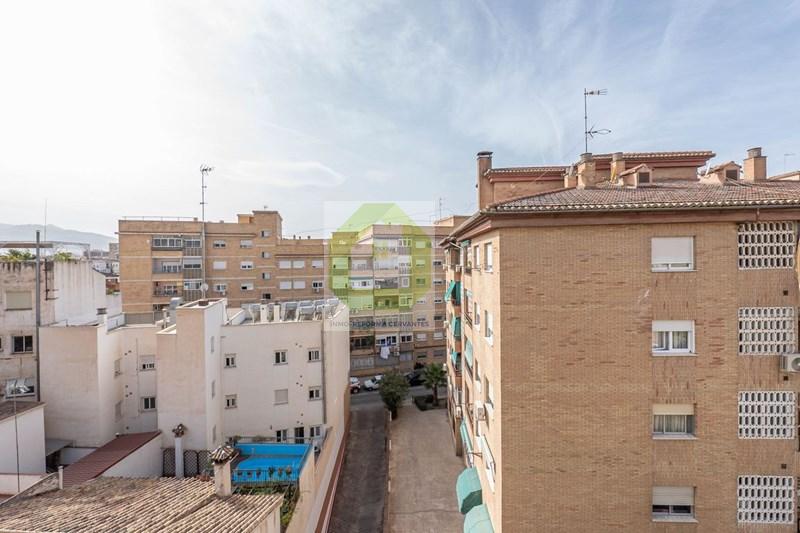 For sale of flat in Granada