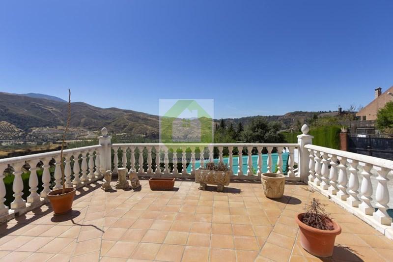 Venta de chalet en Cenes de la Vega