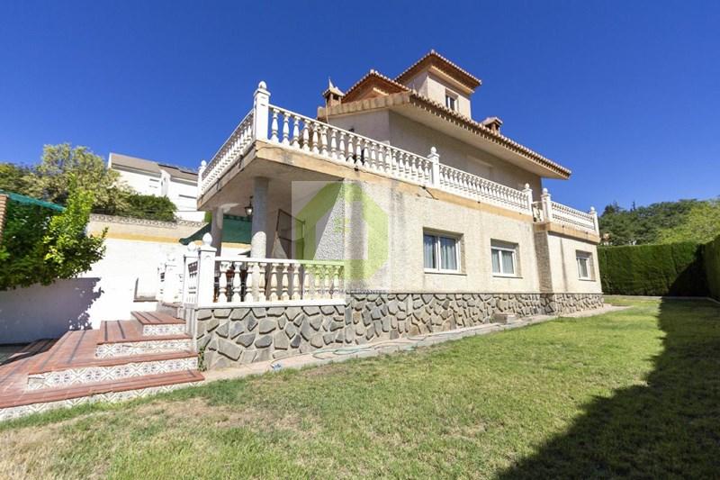 Venta de chalet en Cenes de la Vega
