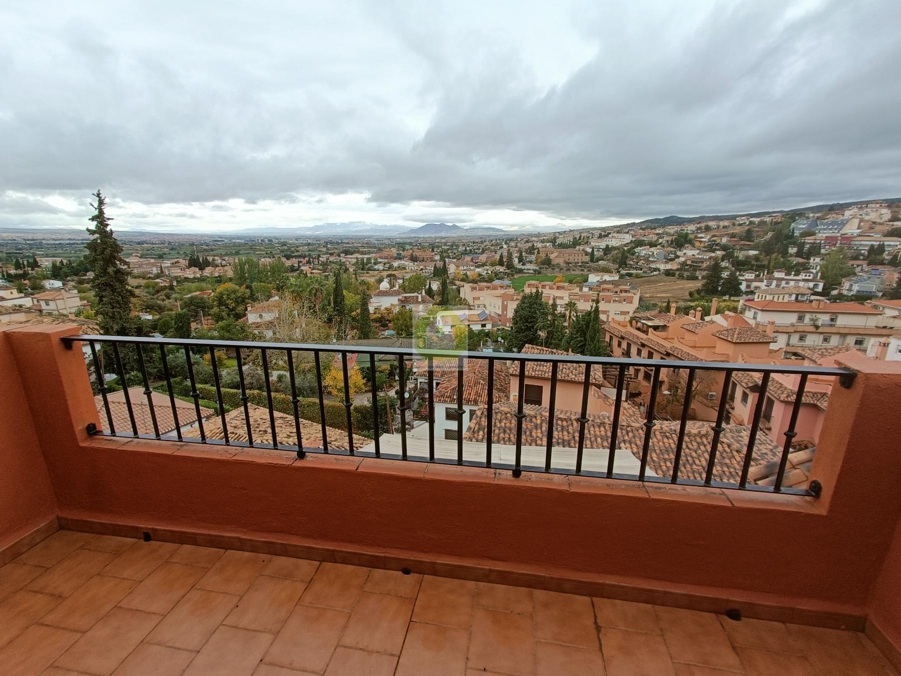 For sale of penthouse in Monachil