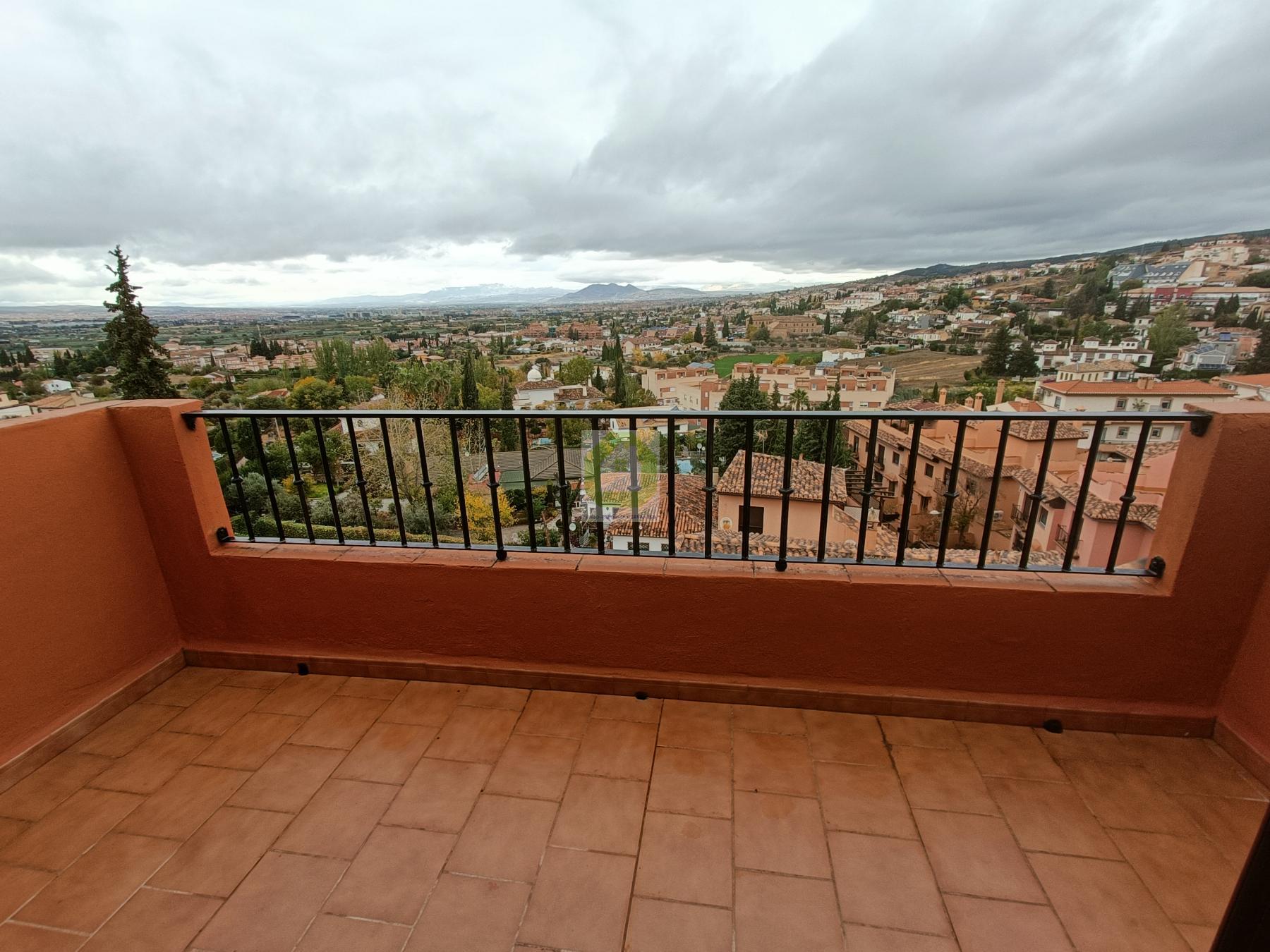 For sale of penthouse in Monachil