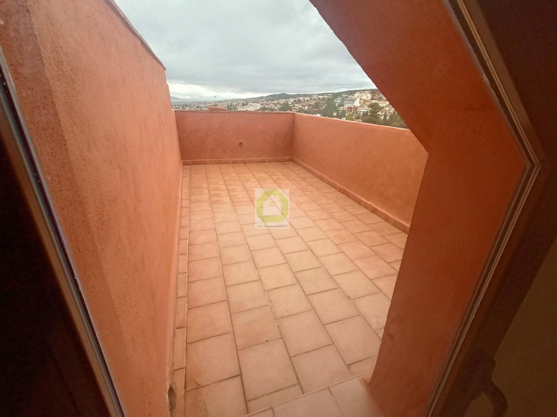 For sale of penthouse in Monachil