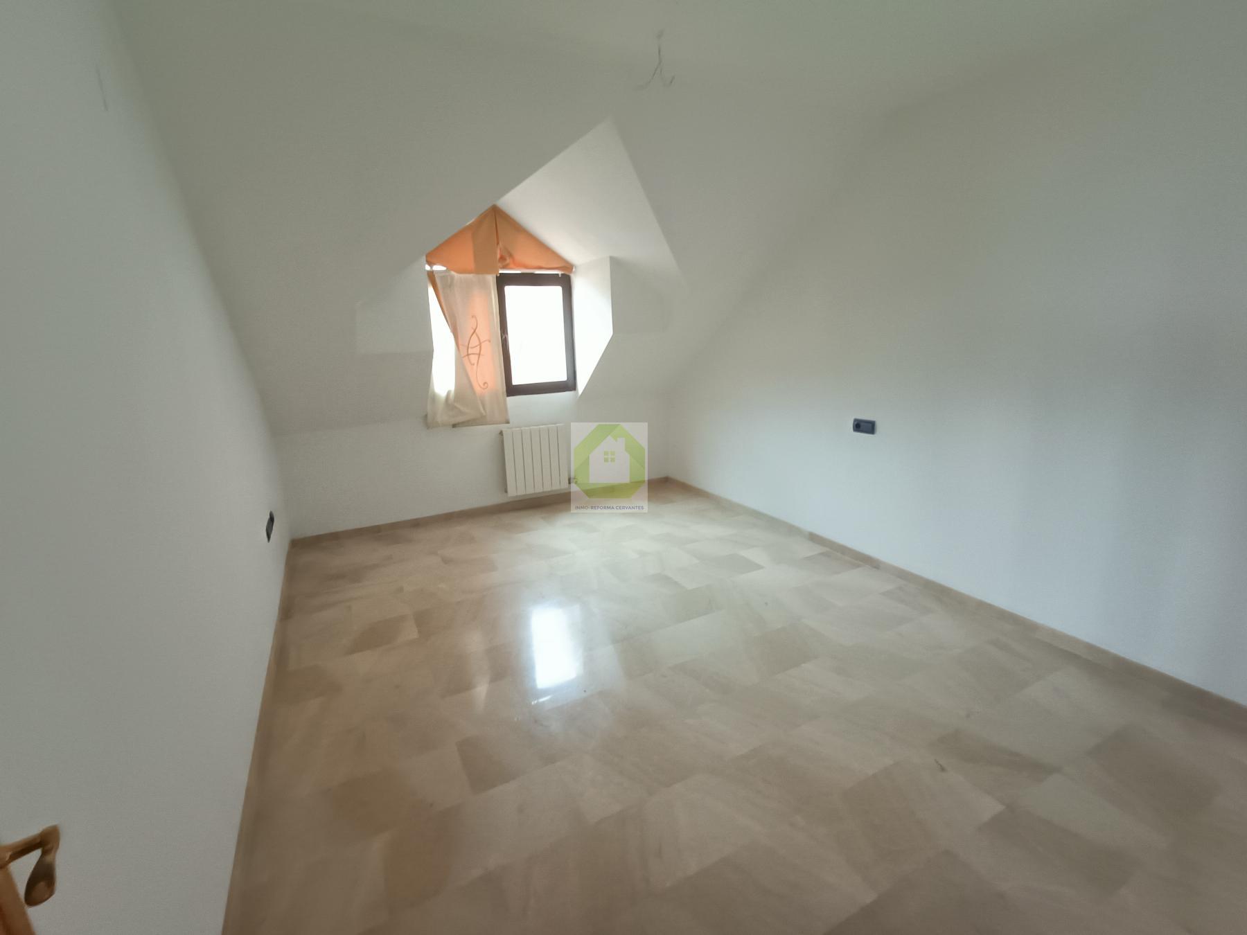 For sale of penthouse in Monachil