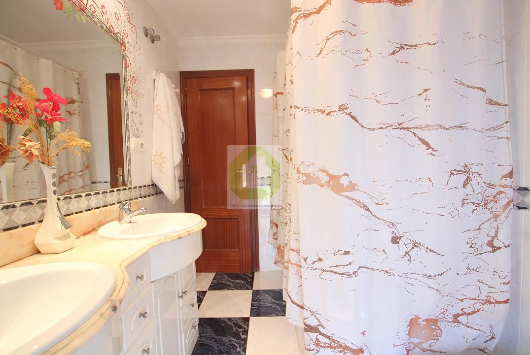 For sale of house in Gójar