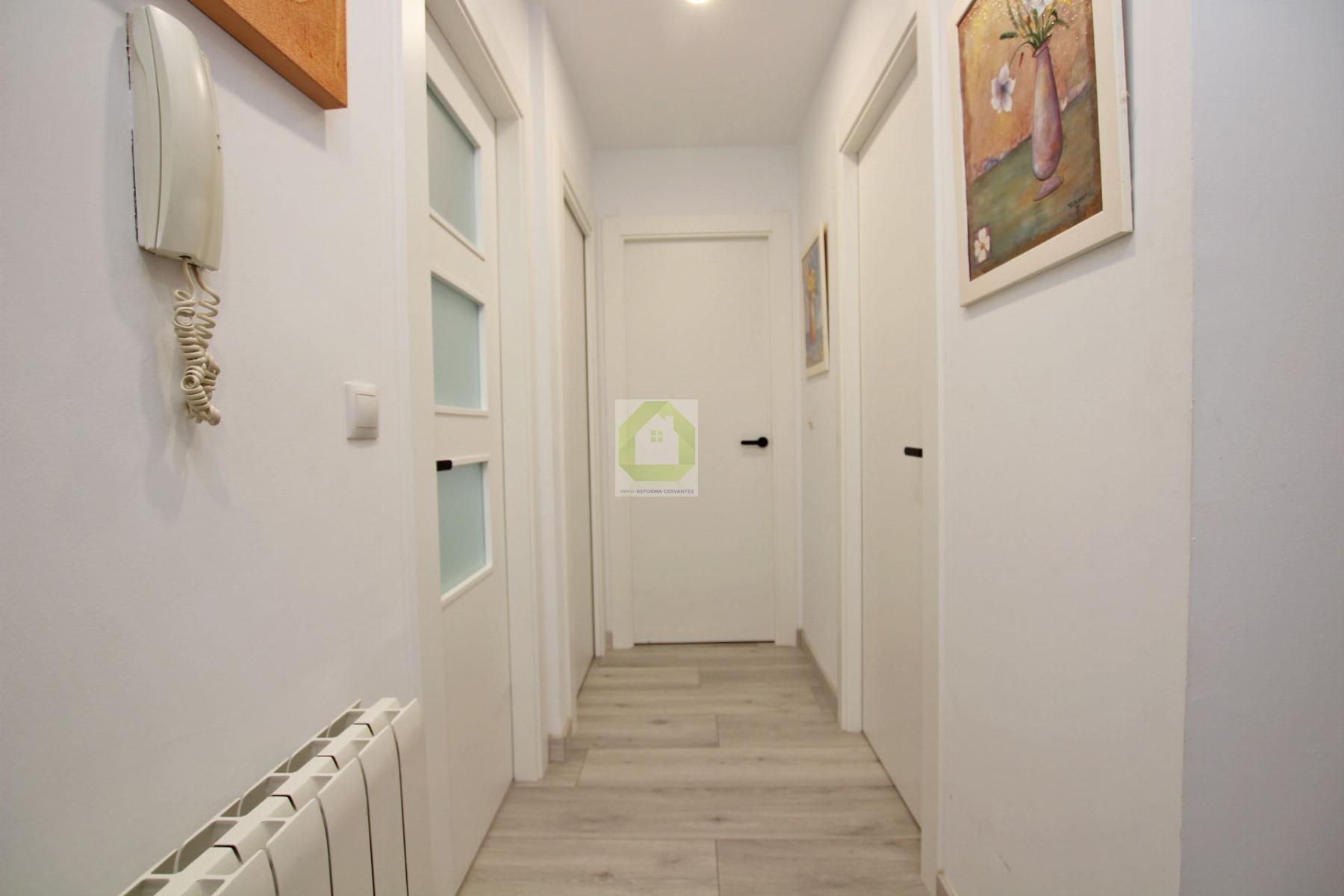 For sale of flat in Granada