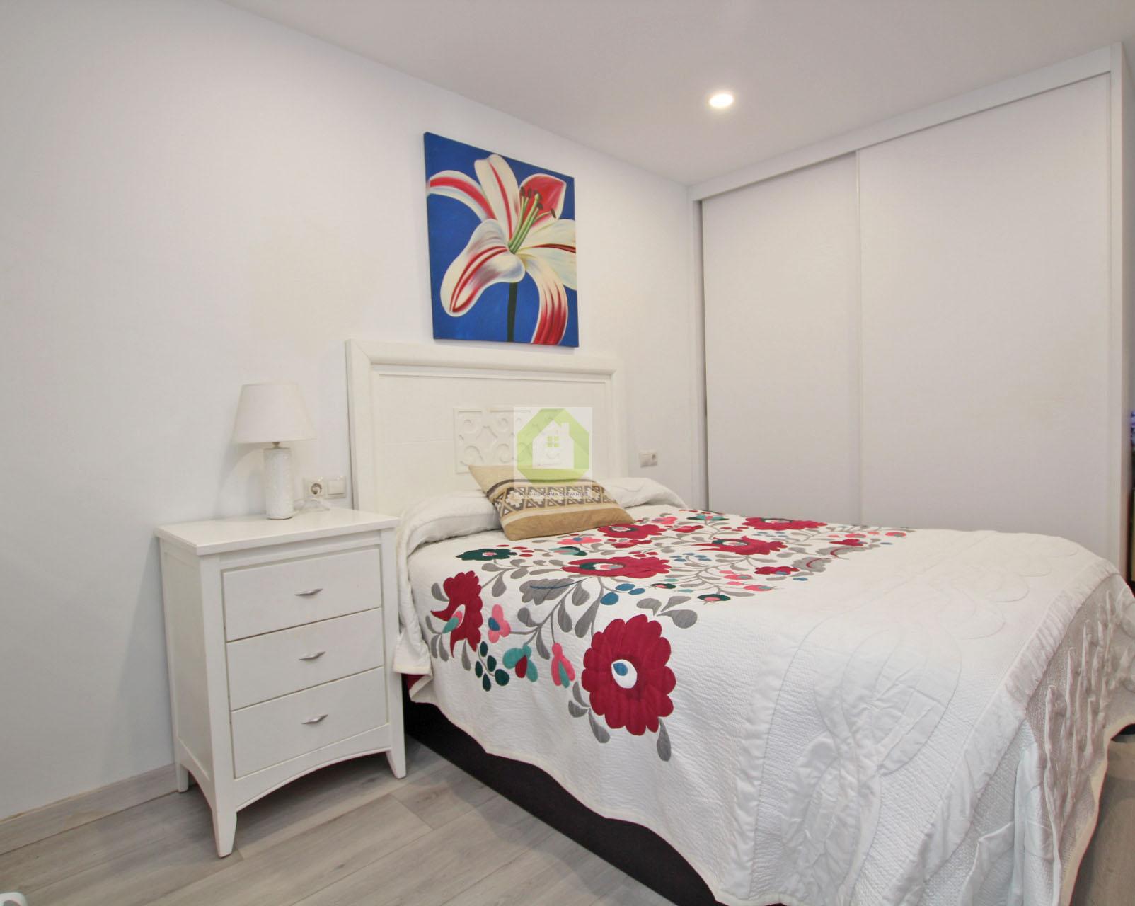 For sale of flat in Granada