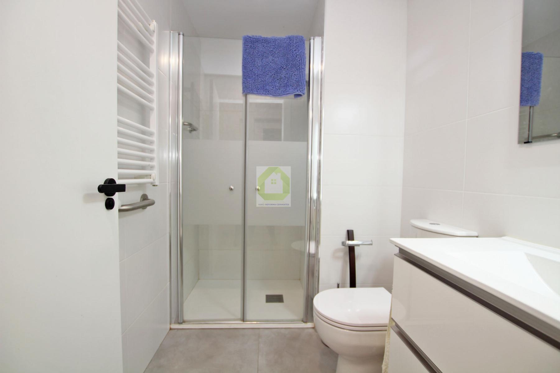 For sale of flat in Granada