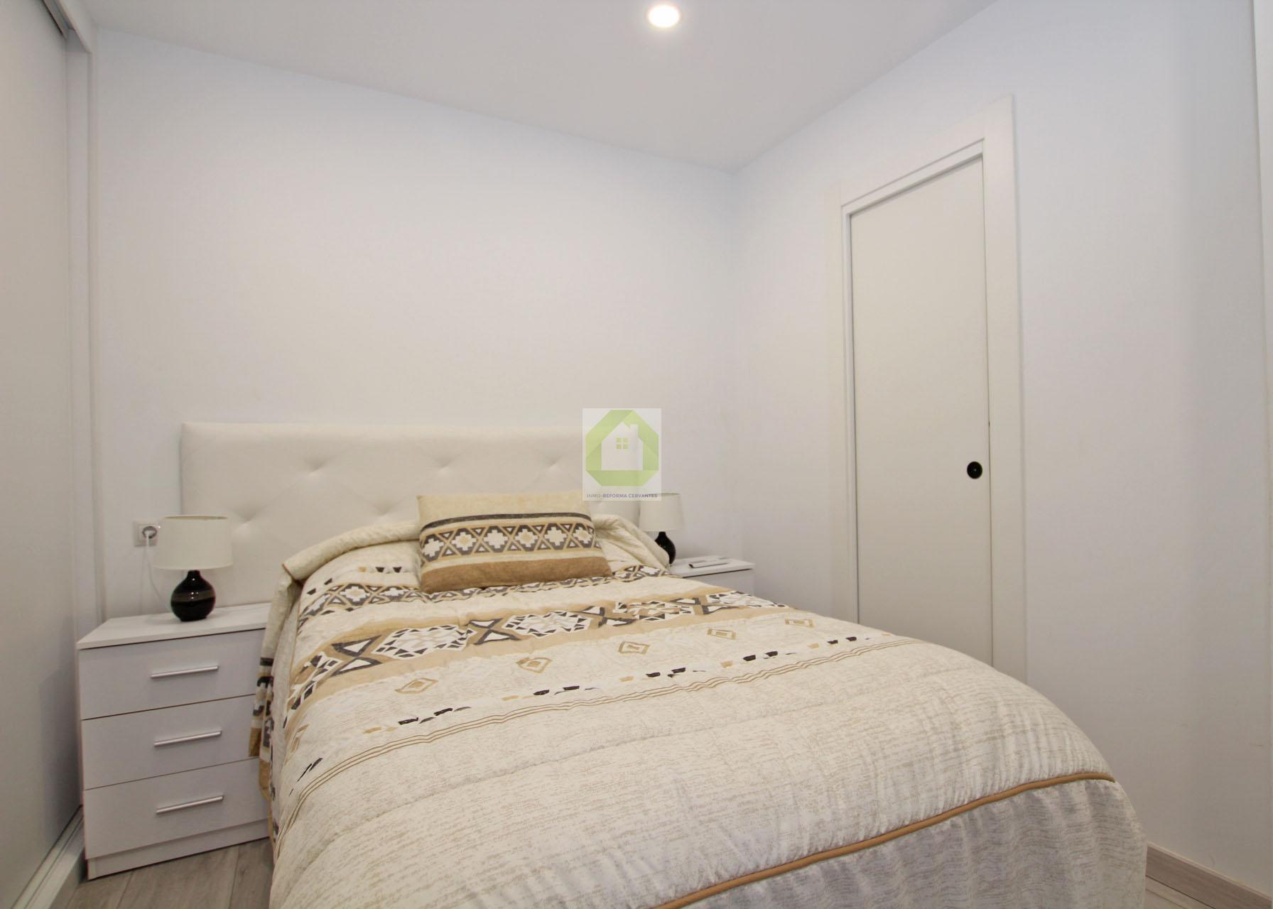For sale of flat in Granada