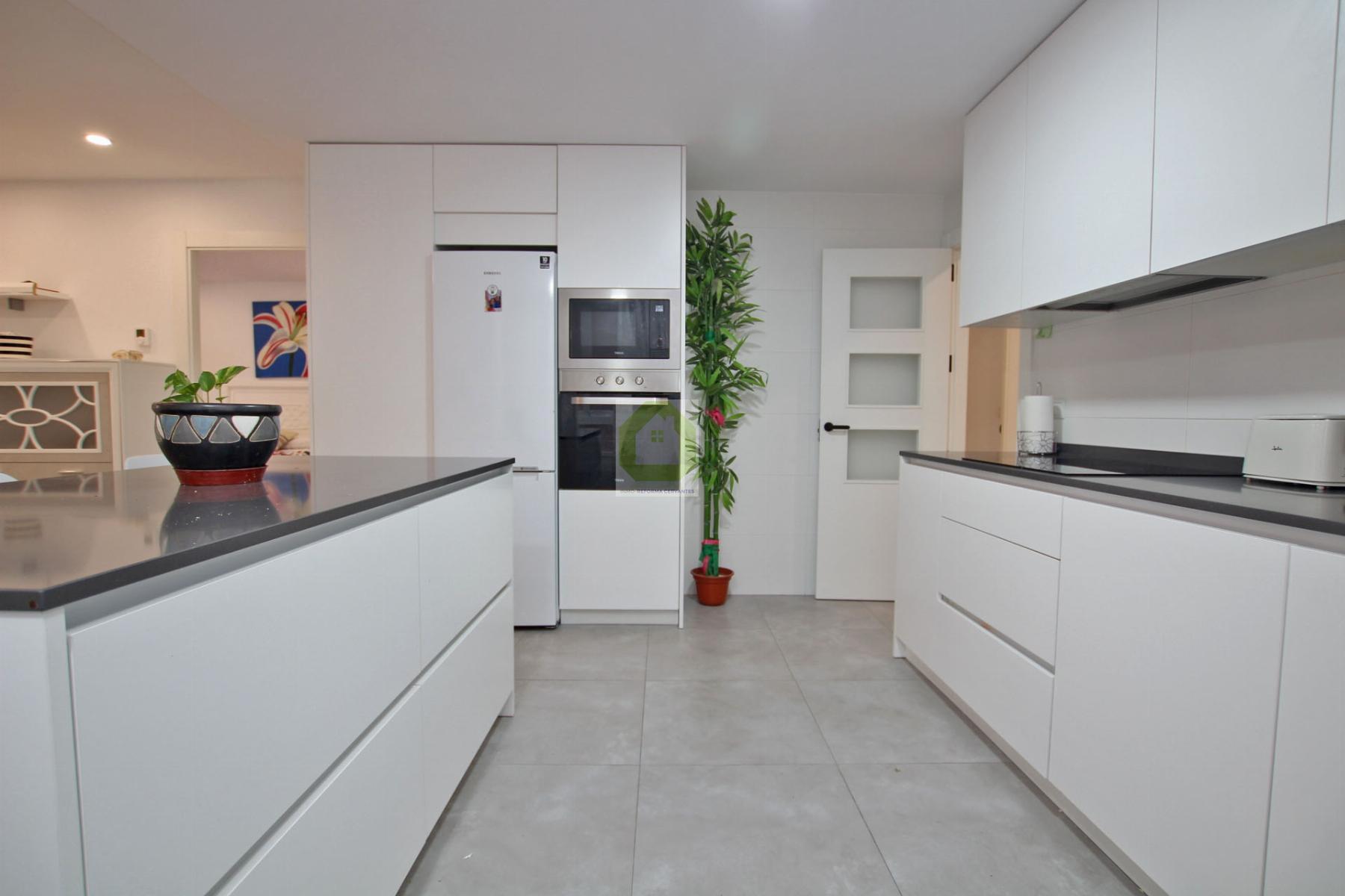 For sale of flat in Granada