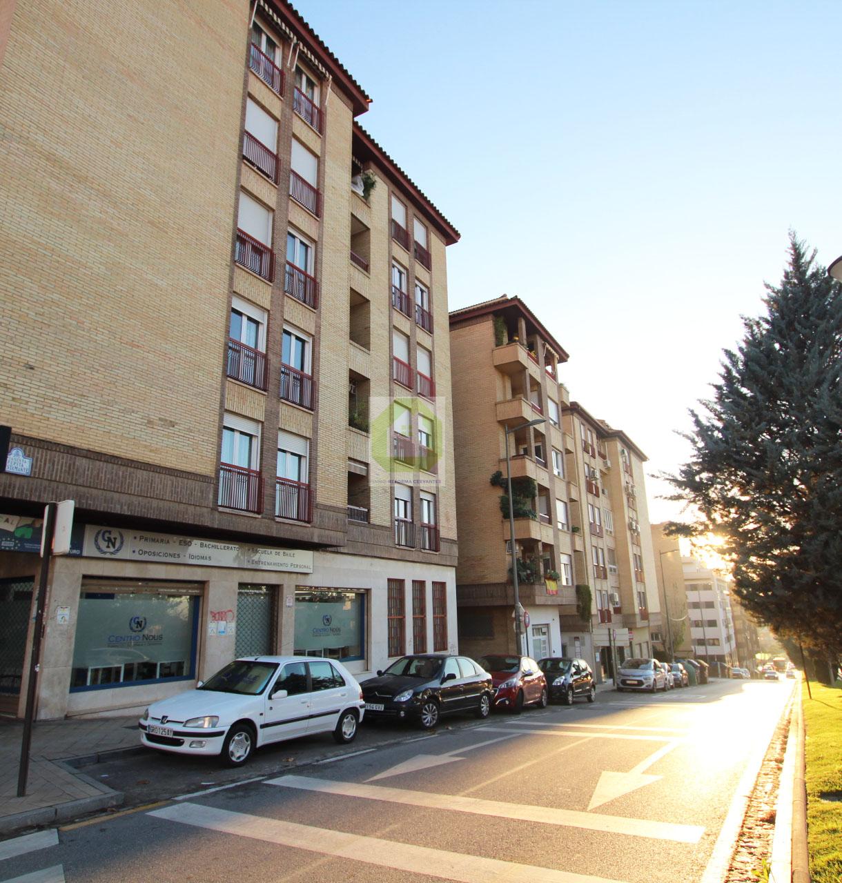 For sale of flat in Granada