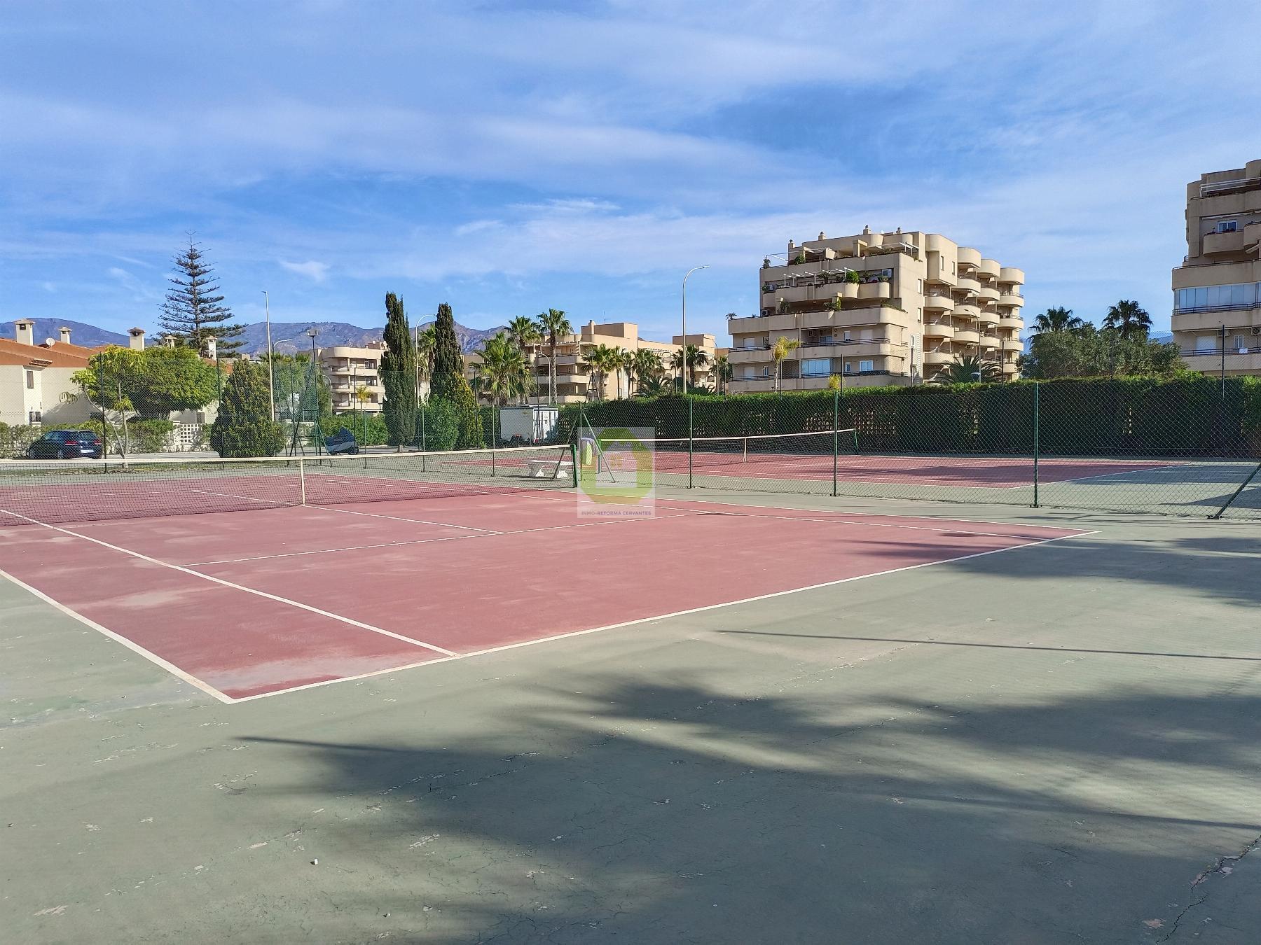 For sale of flat in Salobreña